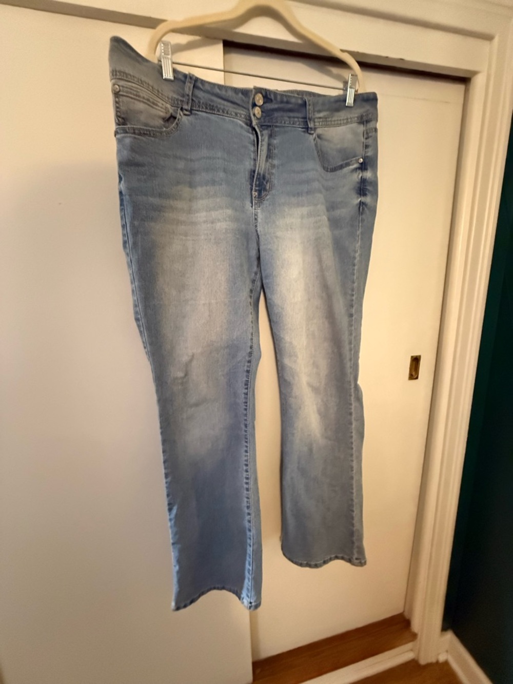 Light Blue Women’s Stretch Jeans